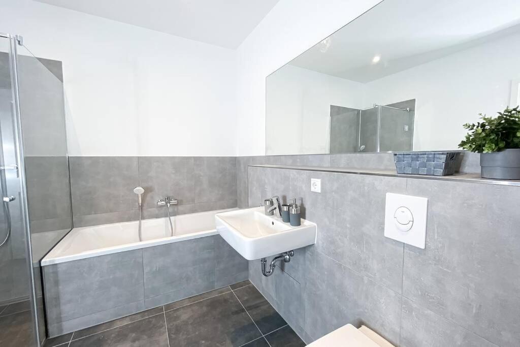 Modernes Luxus-Apartment Im Leipziger Zentrum Bagian luar foto