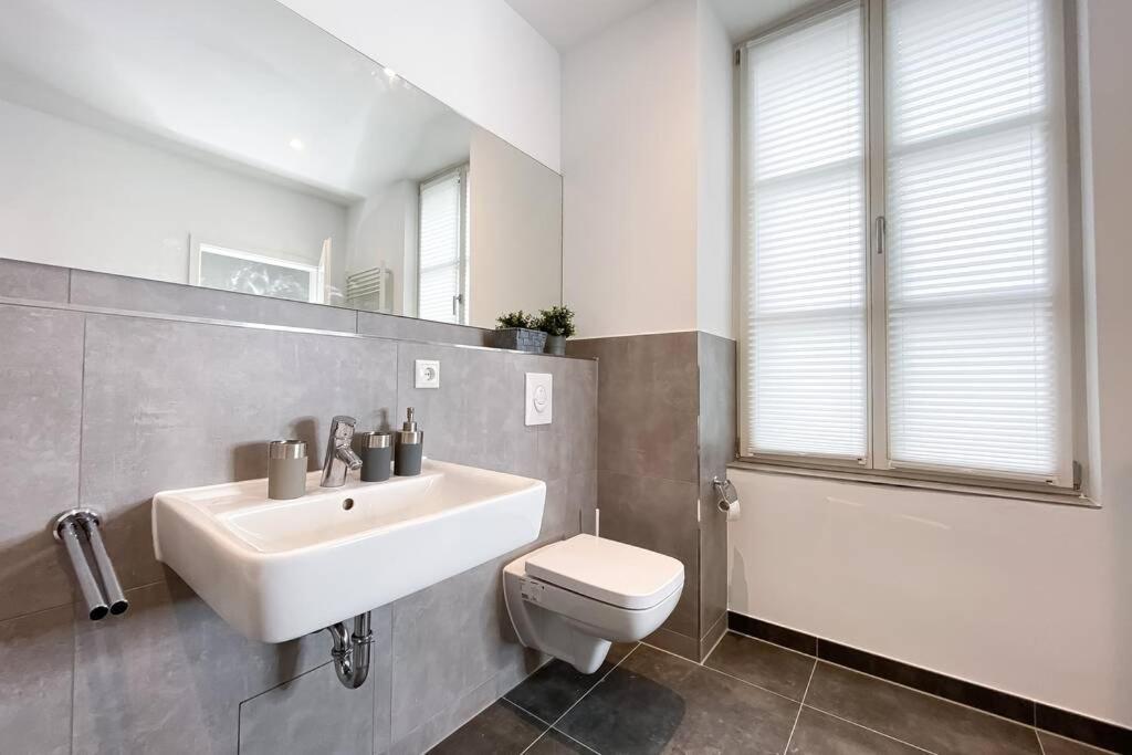 Modernes Luxus-Apartment Im Leipziger Zentrum Bagian luar foto