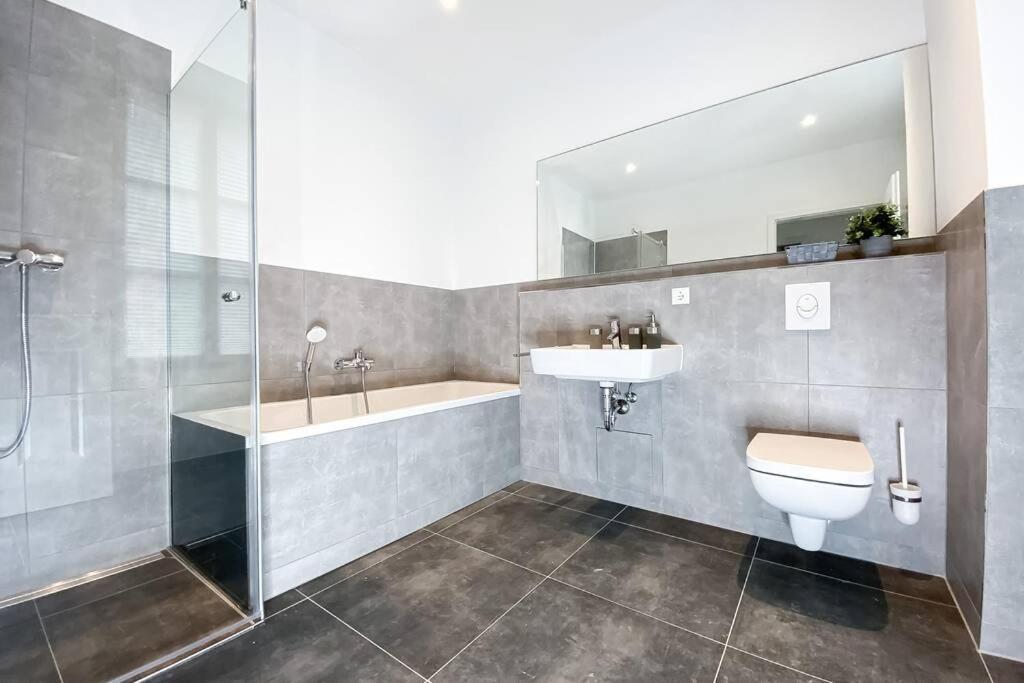 Modernes Luxus-Apartment Im Leipziger Zentrum Bagian luar foto